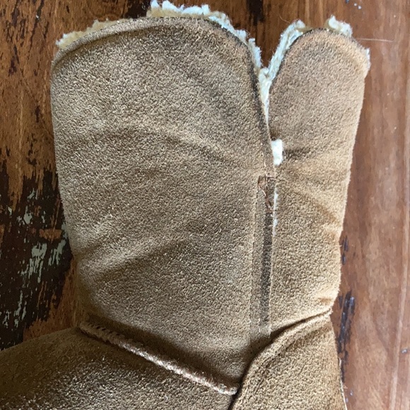 EUC BearPaw Victorian Suede Boots - Picture 8 of 16